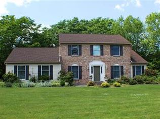 5889 Shady Ln, Nazareth, PA 18064