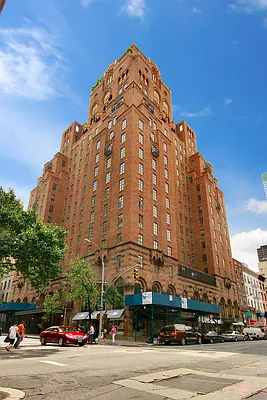 Sold by Corcoran | media 14