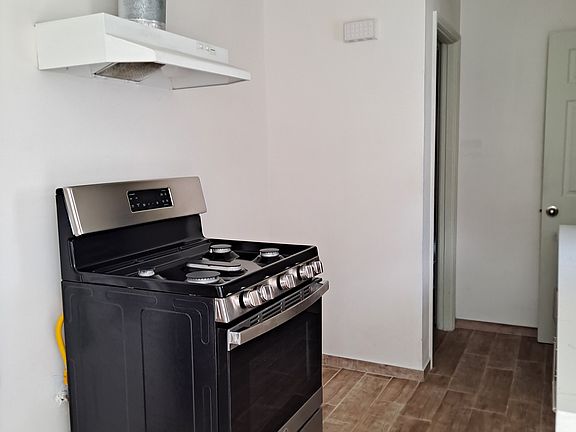 2nd image of 5656 1/2 Cleon Ave