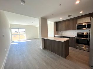 1938 Jackson St #305, Hollywood, FL 33020