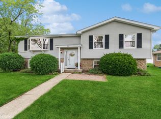 1832 Lincoln Ave, Crest Hill, IL 60403