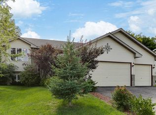 136 Pheasant Ridge Dr, Montrose, MN 55363