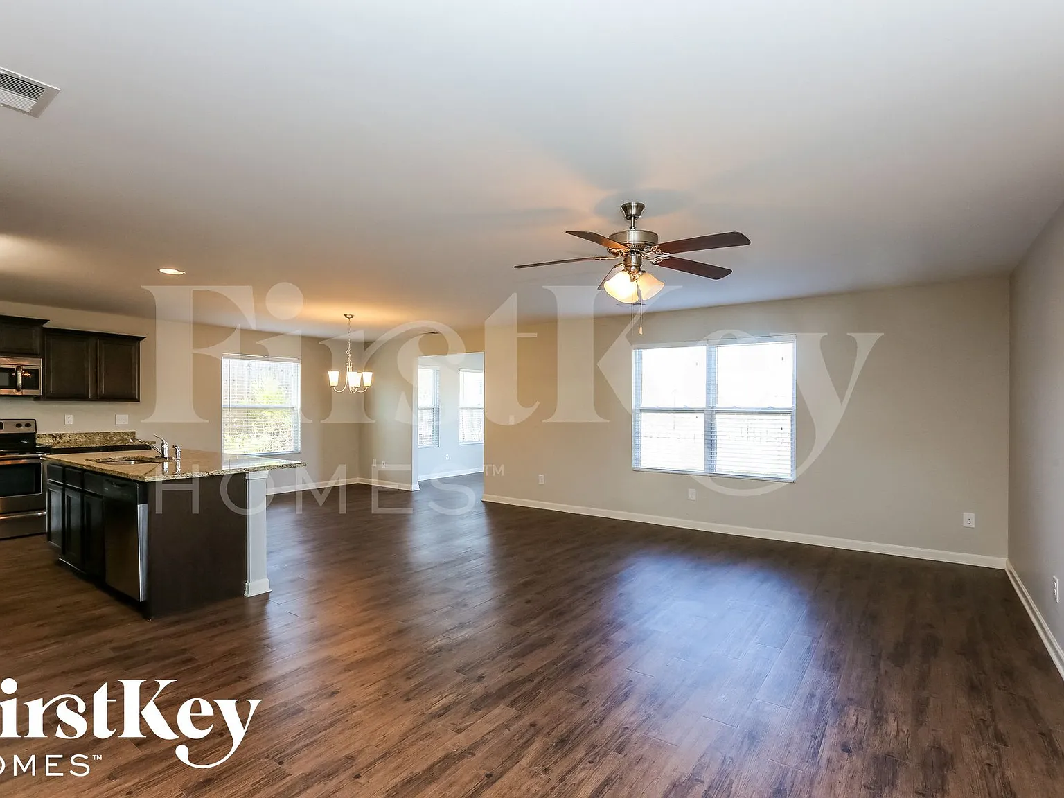 4 bed, 2.5 bath, 2130 sqft, $2,355 — Photo 2