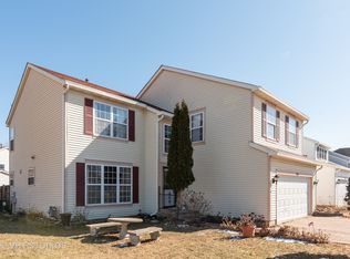 1425 Walnut Creek Dr, Elgin, IL 60123