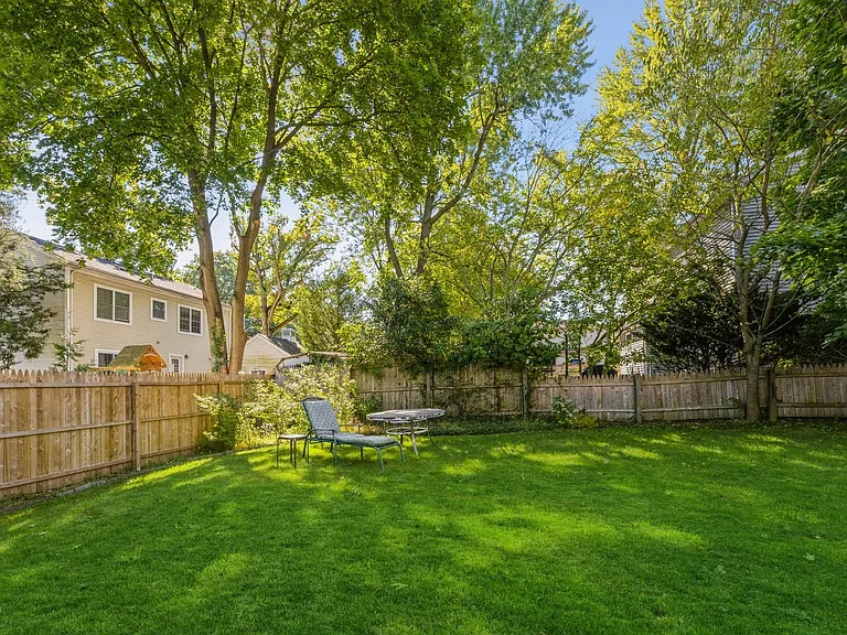 326 Brookside Ave — Photo 25