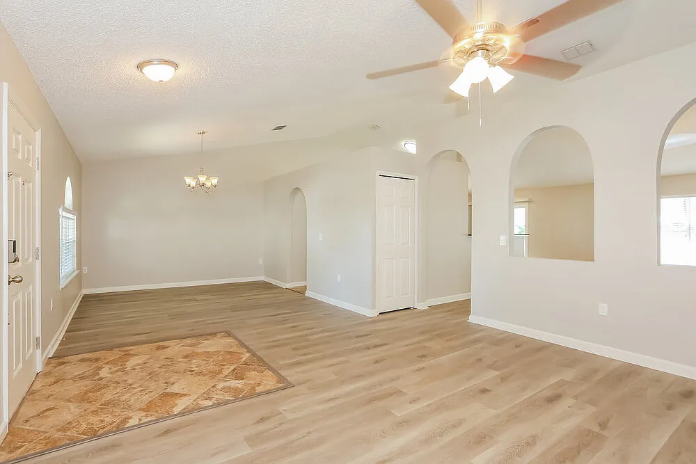 4 bed, 2.0 bath, 2236 sqft, $3,270 — Photo 4