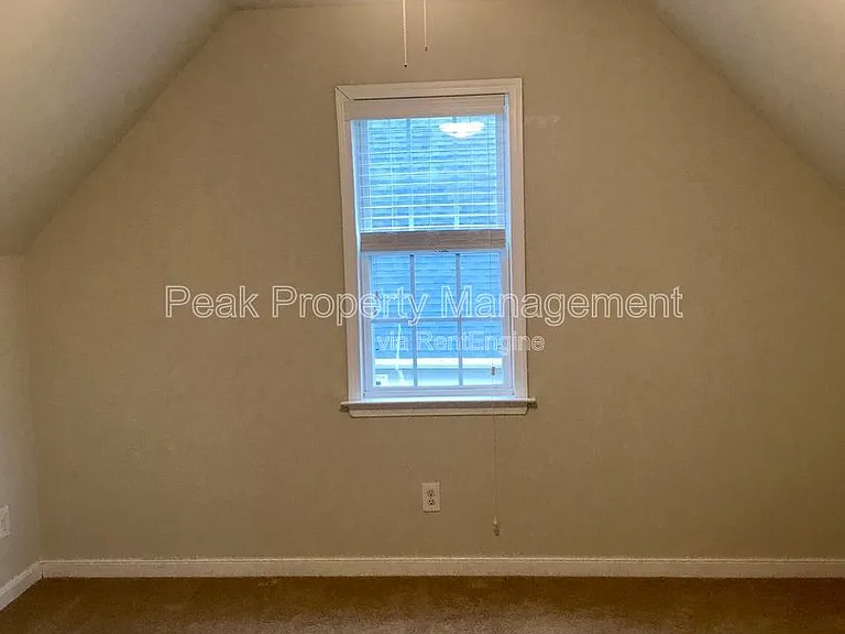 12003 Stamford Rd — Photo 15