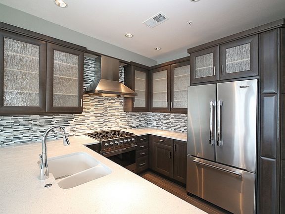 5th image of 109 2nd St S APT 639