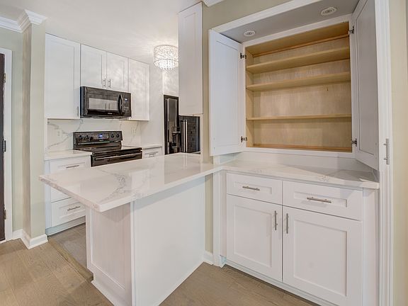 4th image of 23106 Plantation Dr NE #1