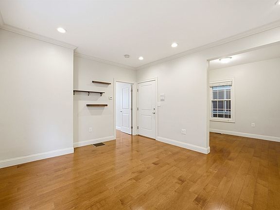 4th image of 276 Princeton St #1