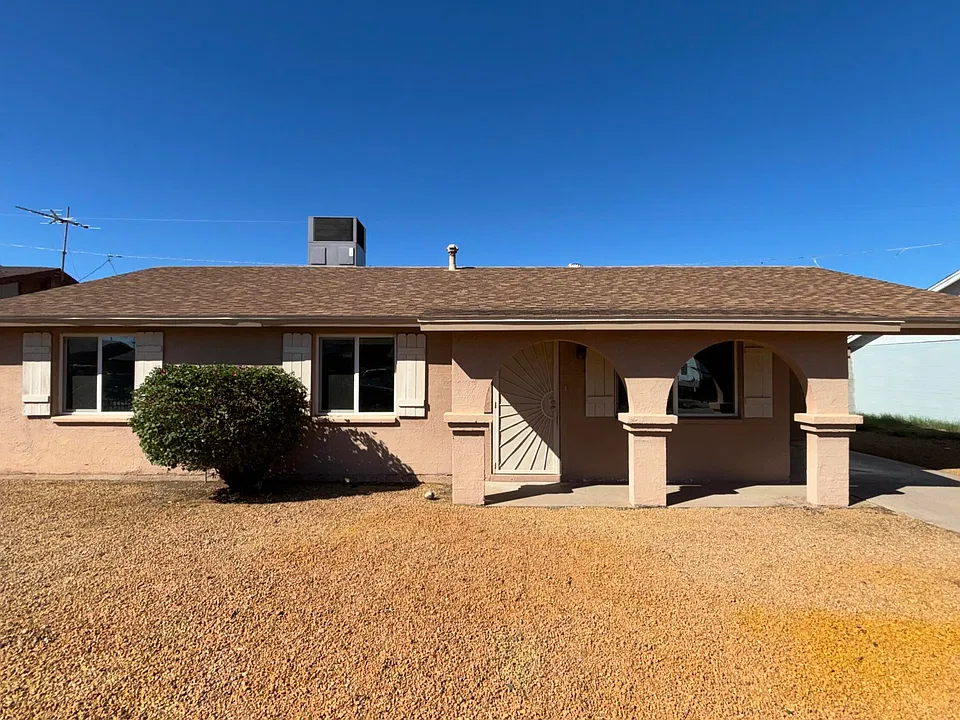 3510 E Ludlow Dr