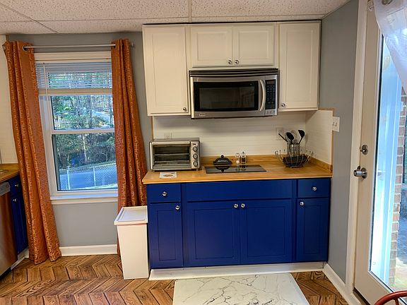 5th image of 125 Devonshire Dr