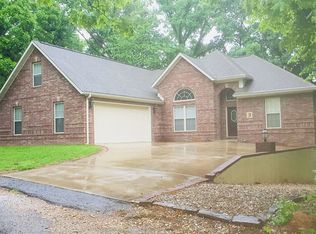3 Burnham Dr, Bella Vista, AR 72715