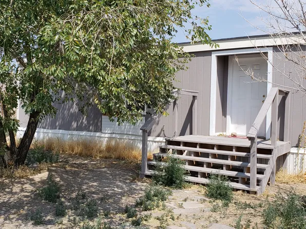 2685 Rawhide St, Silver Springs, NV 89429