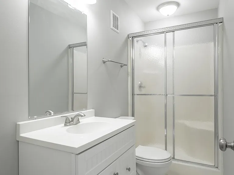 8214 Holly Crest Dr — Photo 21