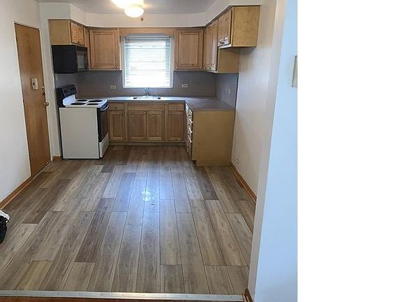 2nd image of 11410 S Western Ave #1A