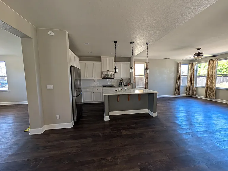 208 Yellow Rose Cir — Photo 6