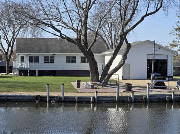 1126 Fillmore Ave, Oshkosh, WI 54902