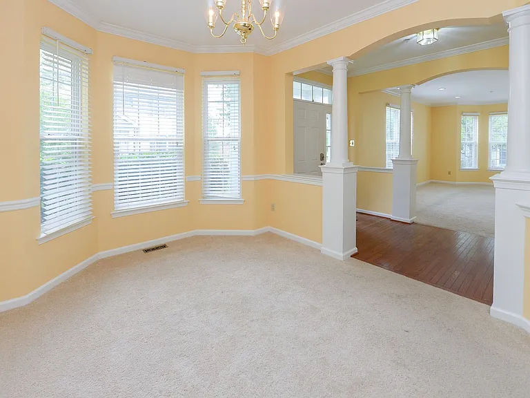 200 Rolling Hill Dr — Photo 8