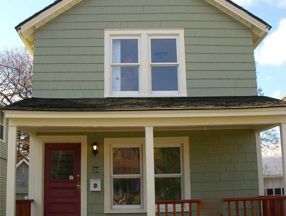 Charming House Rental with Lovely Front Porch