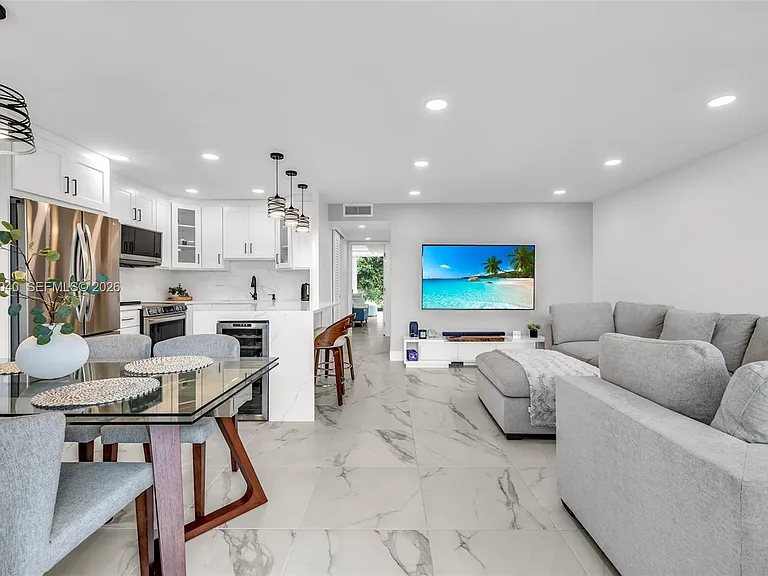 3042 Harwood Dr #3042-D — Photo 9