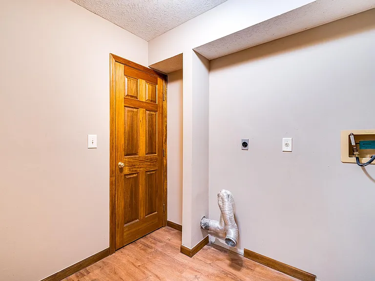 230 N Gebhart Church Rd — Photo 12