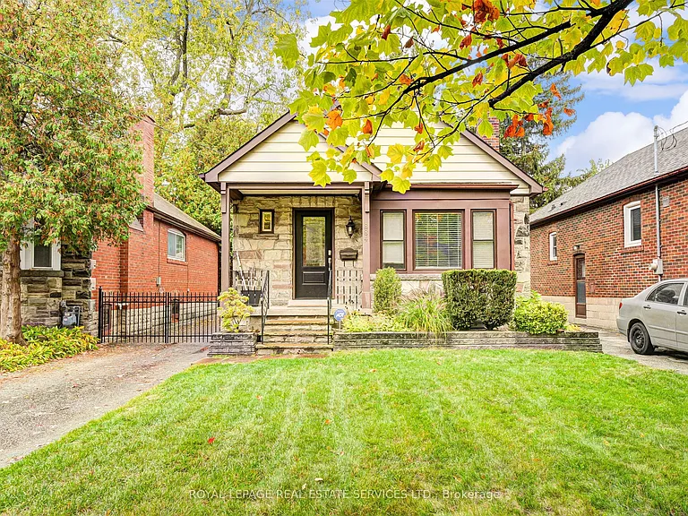 884 Royal York Rd — Photo 2