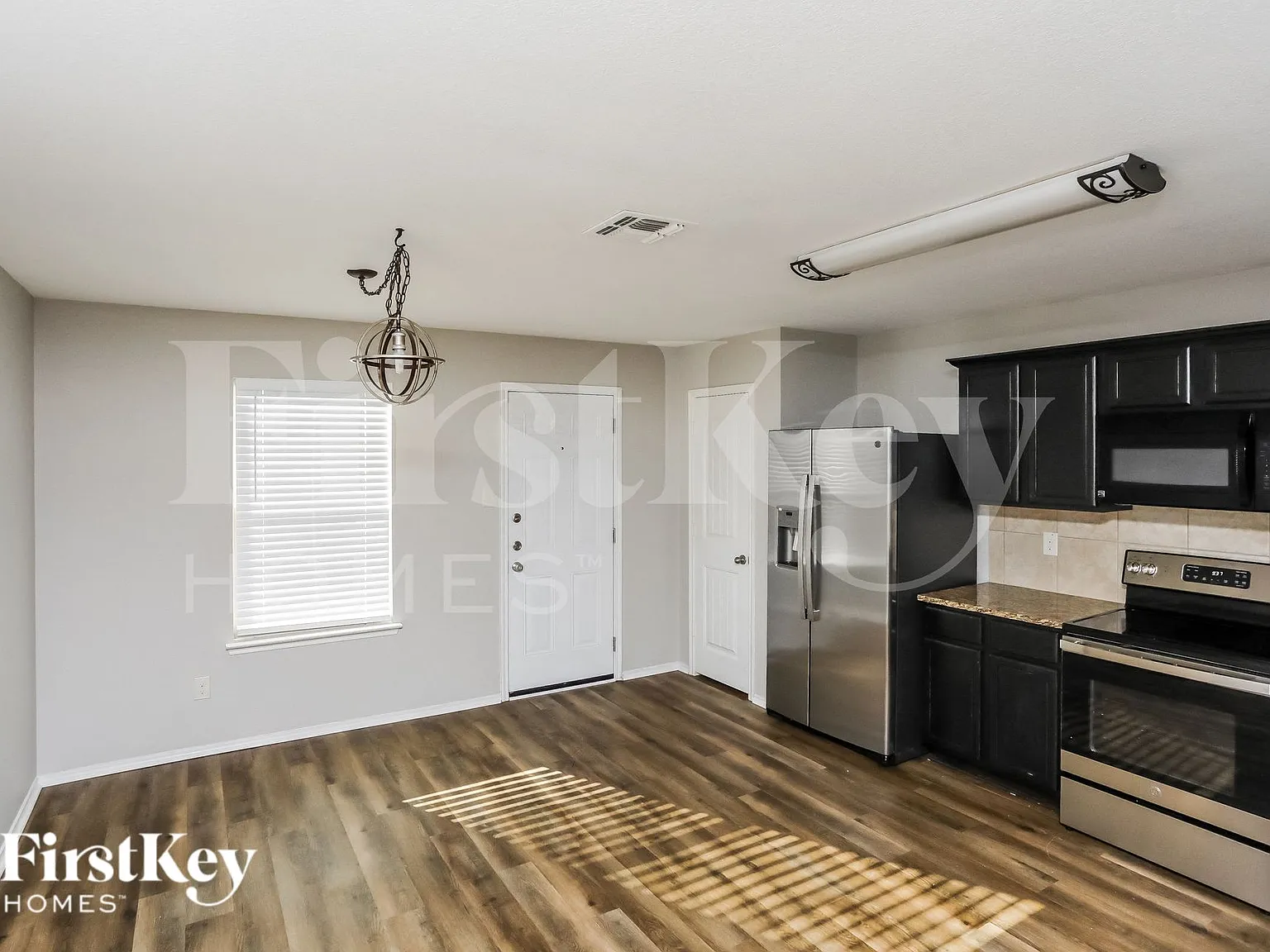 4 bed, 2.5 bath, 2136 sqft, $2,625 — Photo 4