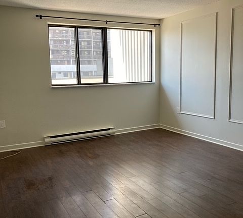 3rd image of 380 Pelissier St
