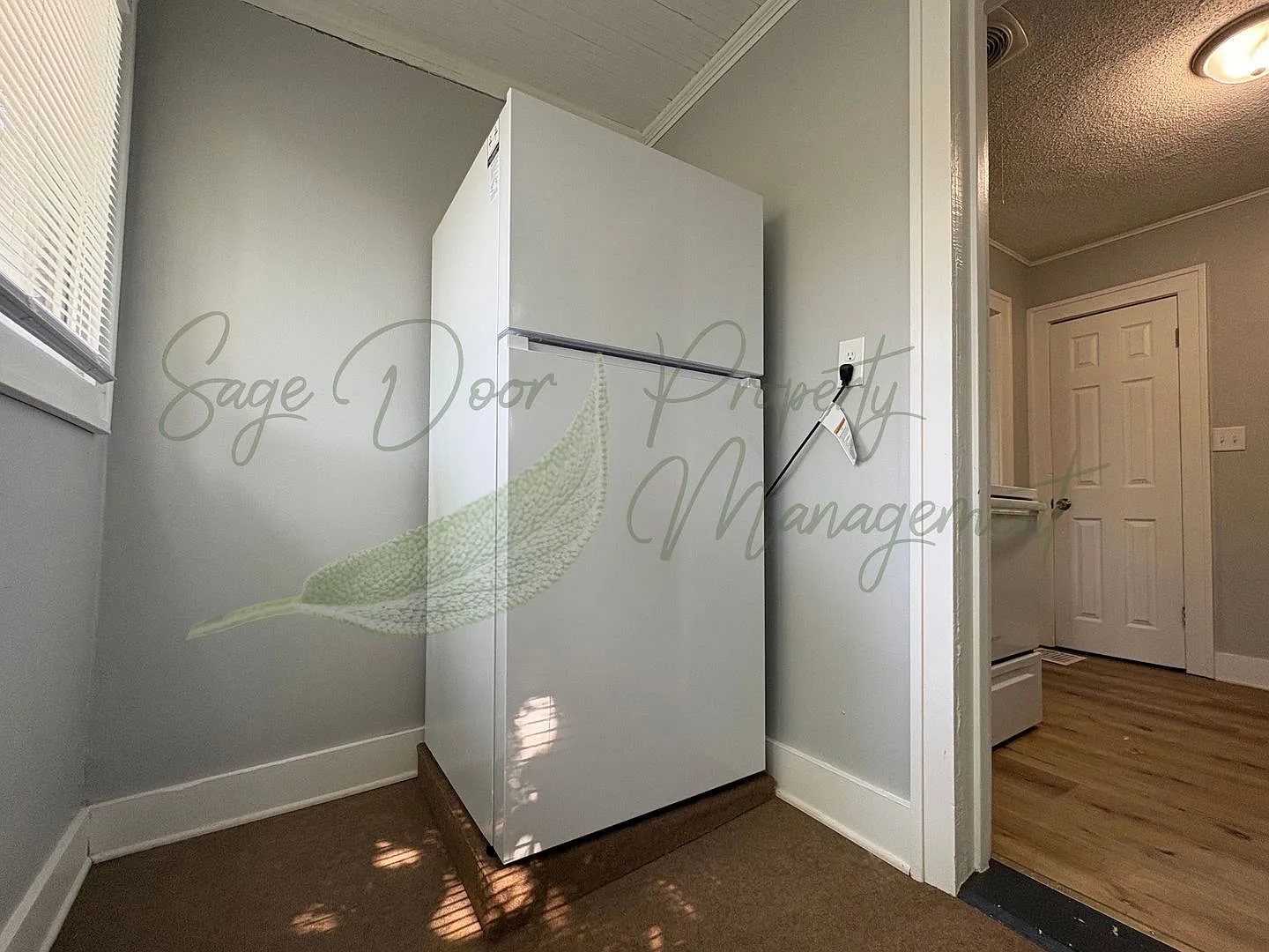 Charming Updated Bungalow — Photo 4