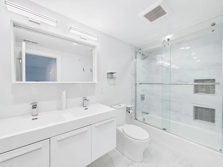 212 Bainbridge St #3 — Photo 17