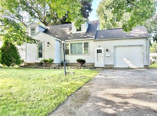 44 Knob Rd, Rochester, NY 14626