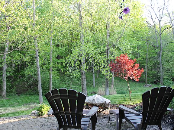 2nd image of 327 Hawthorn Blvd
