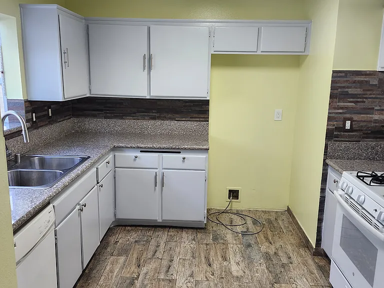 11150 Glenoaks Blvd #238 — Photo 10