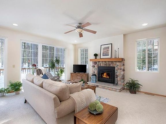 3rd image of 8448 Henry Cir