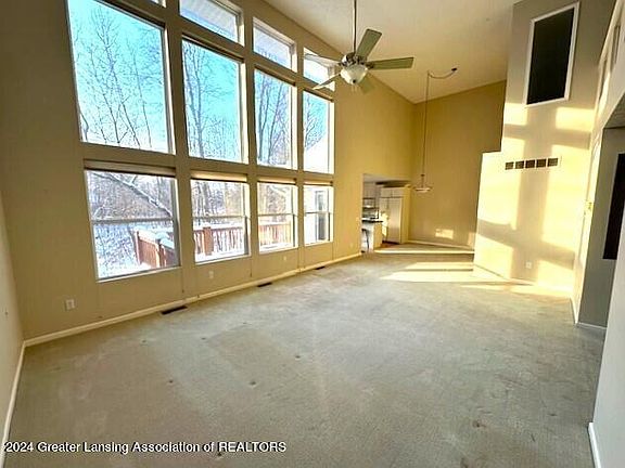 5th image of 1152 E Maide Marians Ct