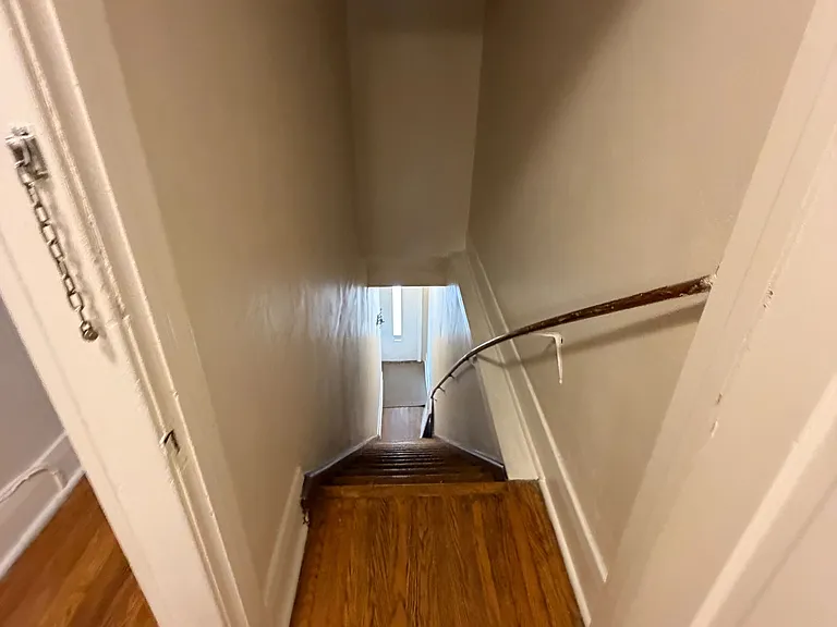 559A Mount Pleasant Rd — Photo 3