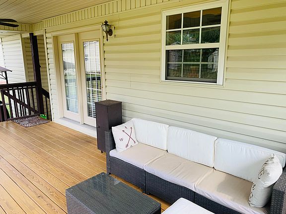 4th image of 104 Sunrise Meadow Ct