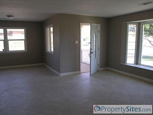4th image of 19341 Diplomat Ave