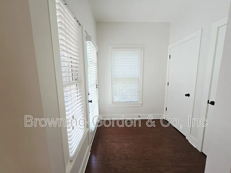 4017 Elkins Aly — Photo 8