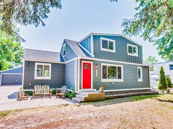 2102 Oakwood Dr, Mounds View, MN 55112