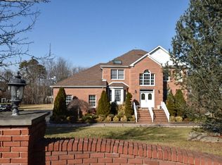 144 Pergola Ave, Monroe Township, NJ 08831