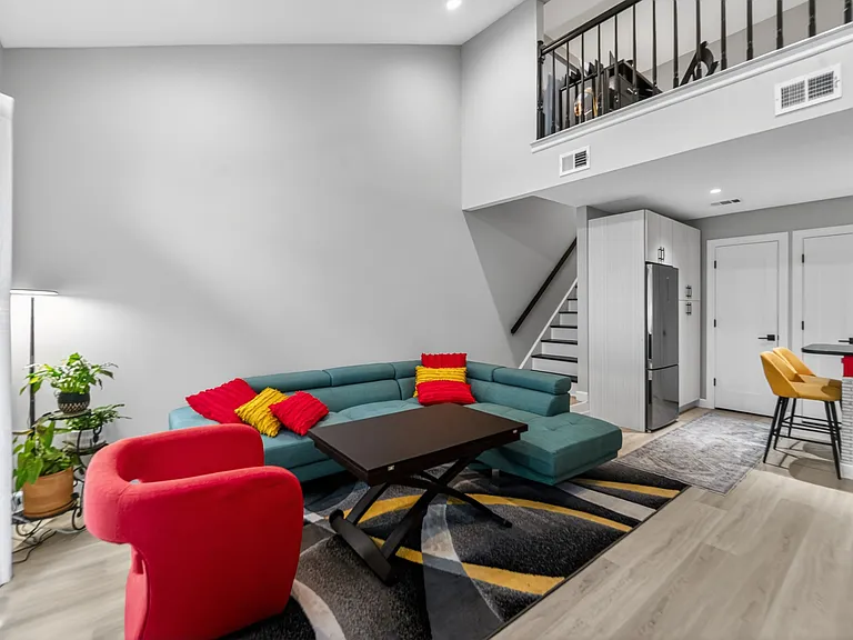 78 Mayfield Rd — Photo 8