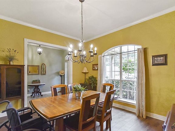 3rd image of 1763 Old Oak Dr