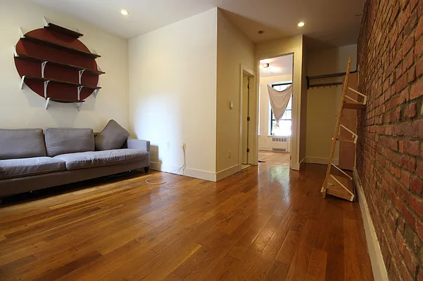 Rented by EXR | media 11