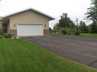 1664 Wildwood Rd, Saint Cloud, MN 56303