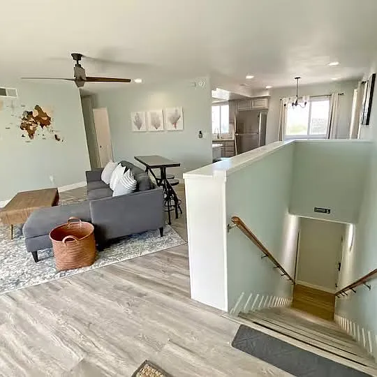 3 bed, 1350 sqft, $3,950 — Photo 3