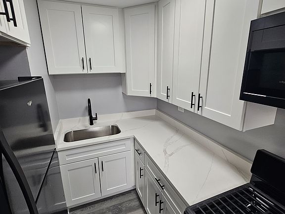 4th image of 1442 S Central Ave APT 9