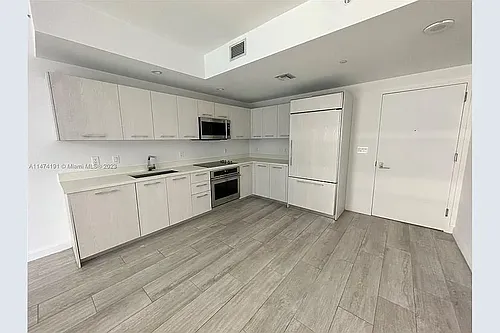 55 SW 9th St #1102 Photo 1