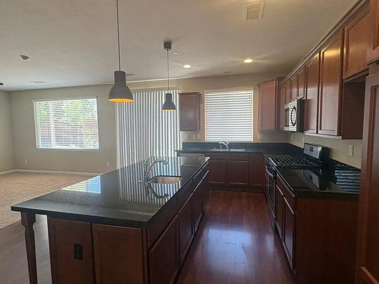 2827 Earthstone Dr — Photo 4